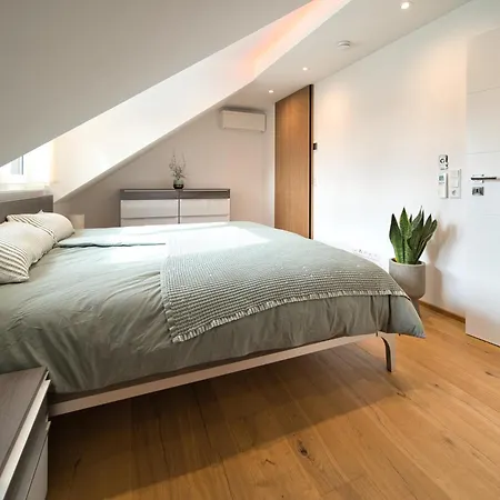 Meier Design - Exklusive In Friedrichsruhe 아파트